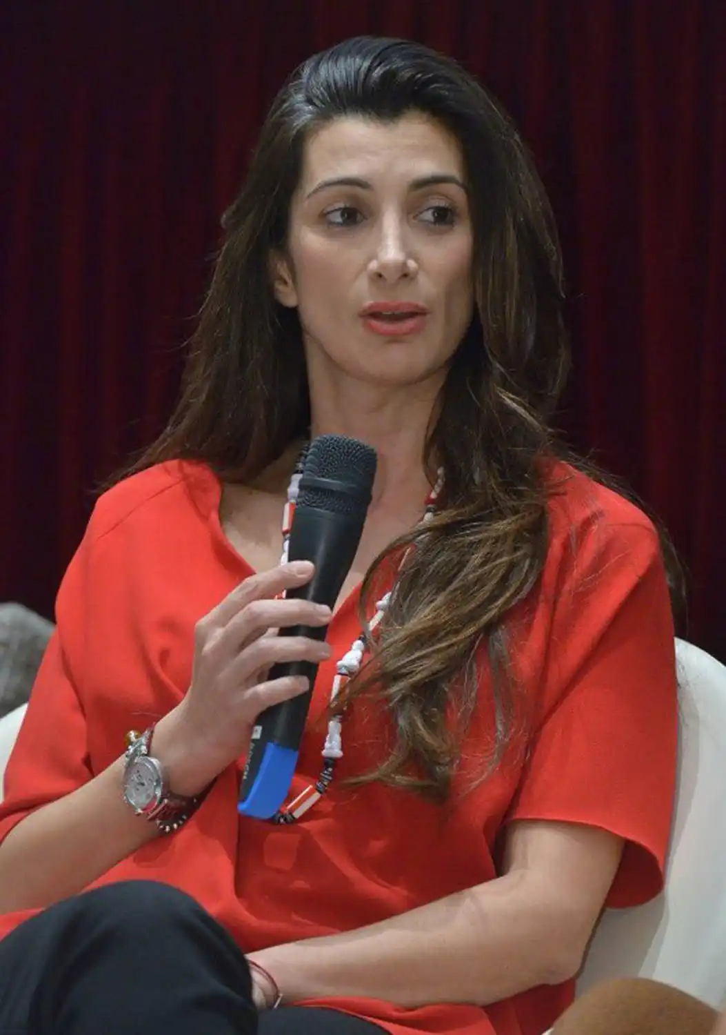 maria-pampoukidi_aboutme_journalist