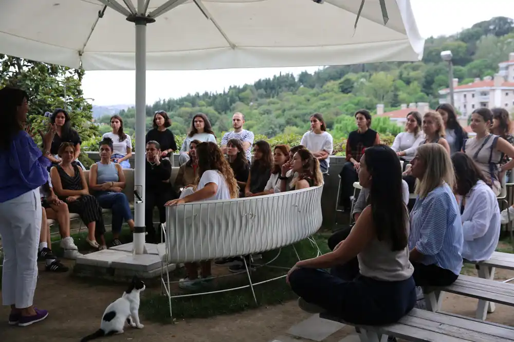 Mariapampoukidi_corporate_TBWA_istanbul